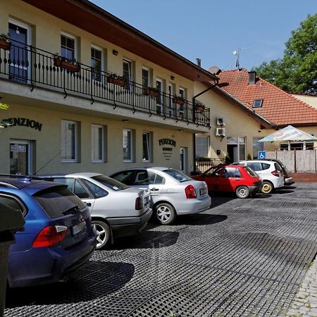 Restaurace A Penzion Garnet Alamóc Kültér fotó