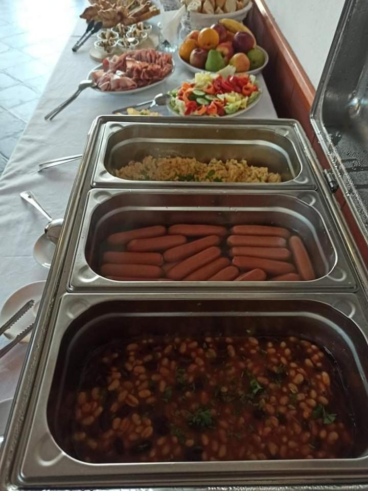 Restaurace A Penzion Garnet Alamóc Kültér fotó