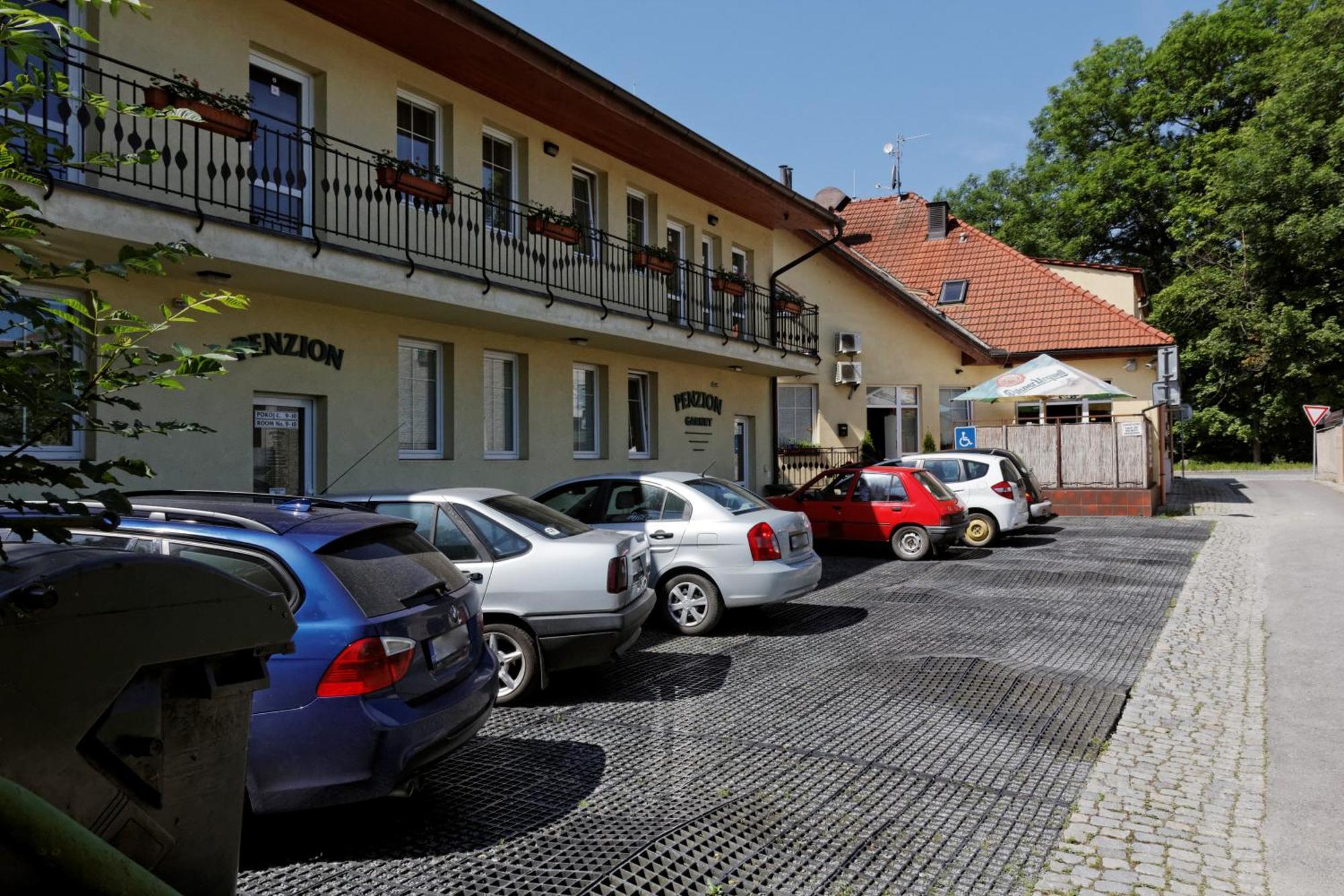 Restaurace A Penzion Garnet Alamóc Kültér fotó