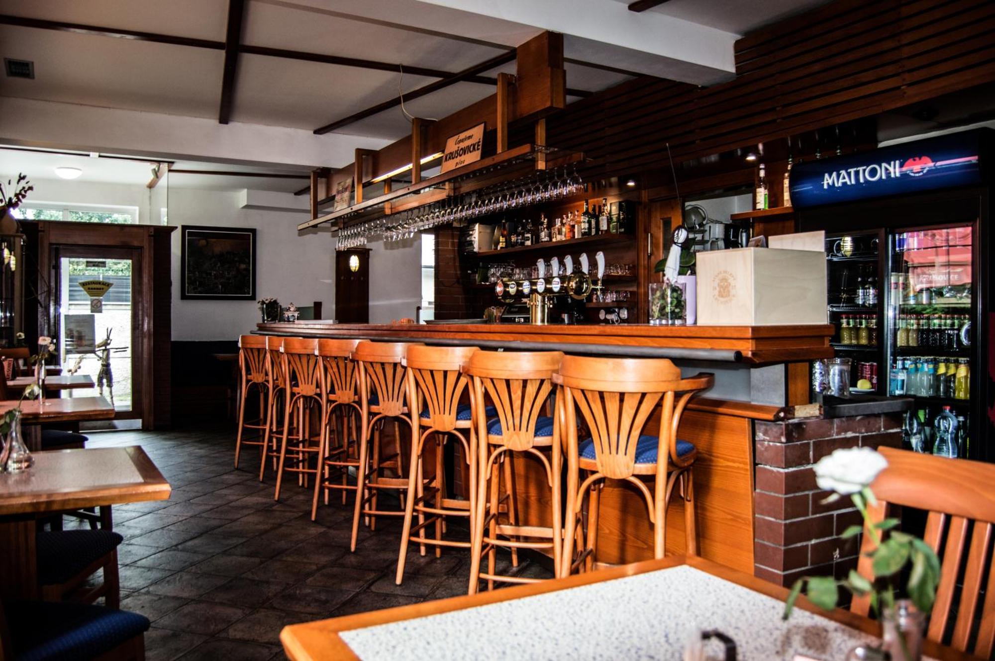 Restaurace A Penzion Garnet Alamóc Kültér fotó