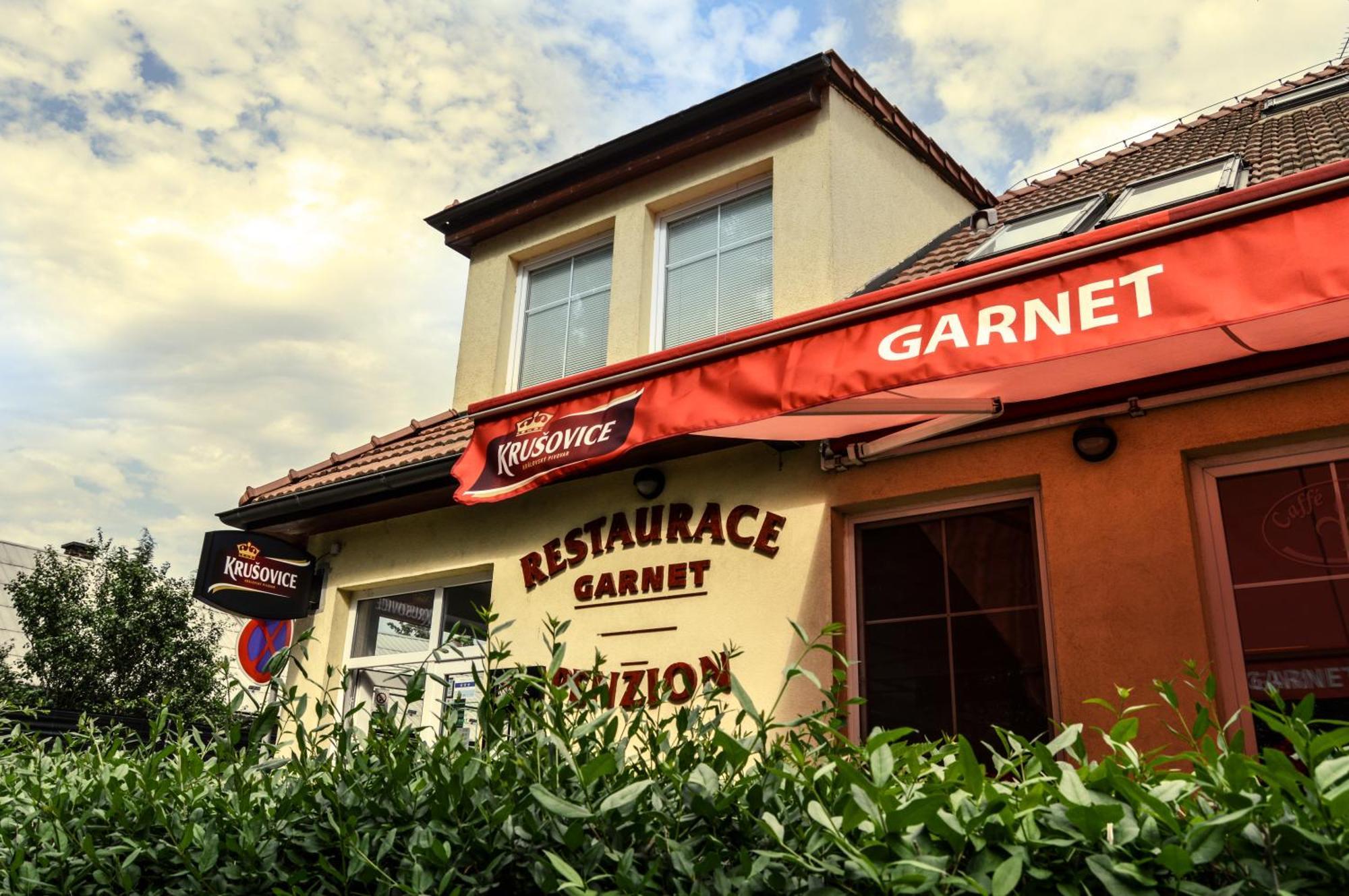 Restaurace A Penzion Garnet Alamóc Kültér fotó
